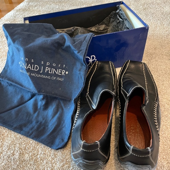 Men's Donald J Pliner black shoes, size 8. Gently used in original box - Picture 1 of 3